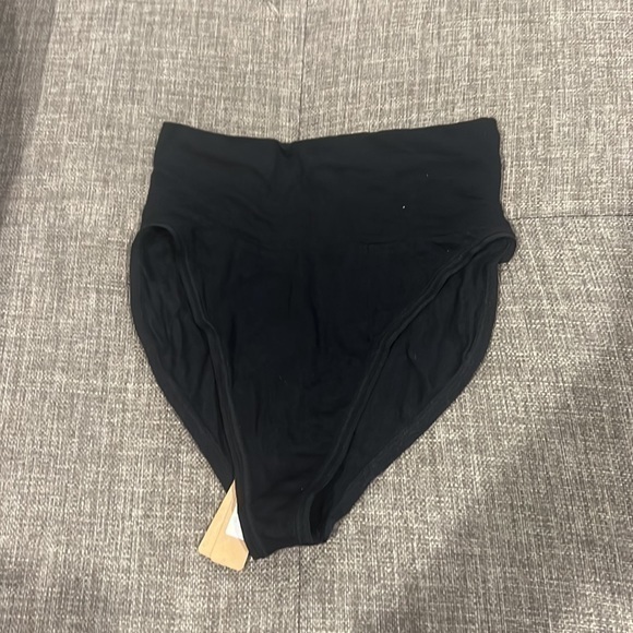 Skims Soft High Rise Panty - Picture 7 of 8